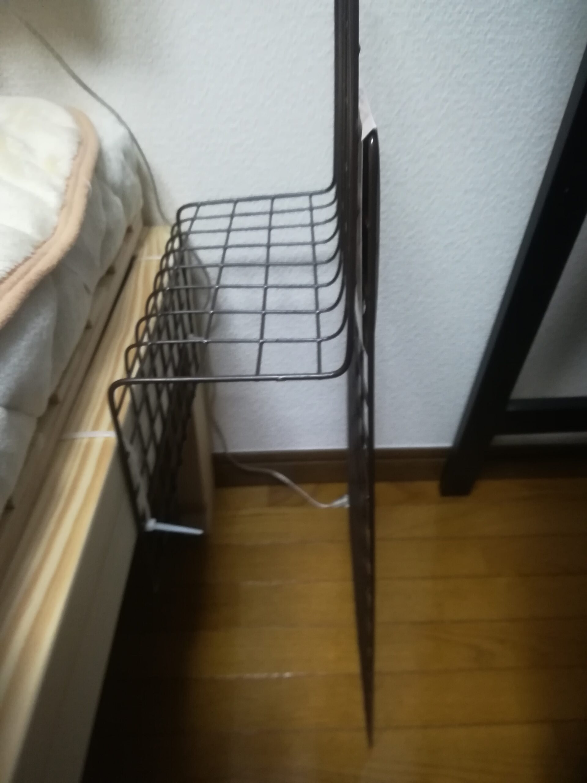 簡易ベッドボード(偽)を100円くらいで作ってみた。